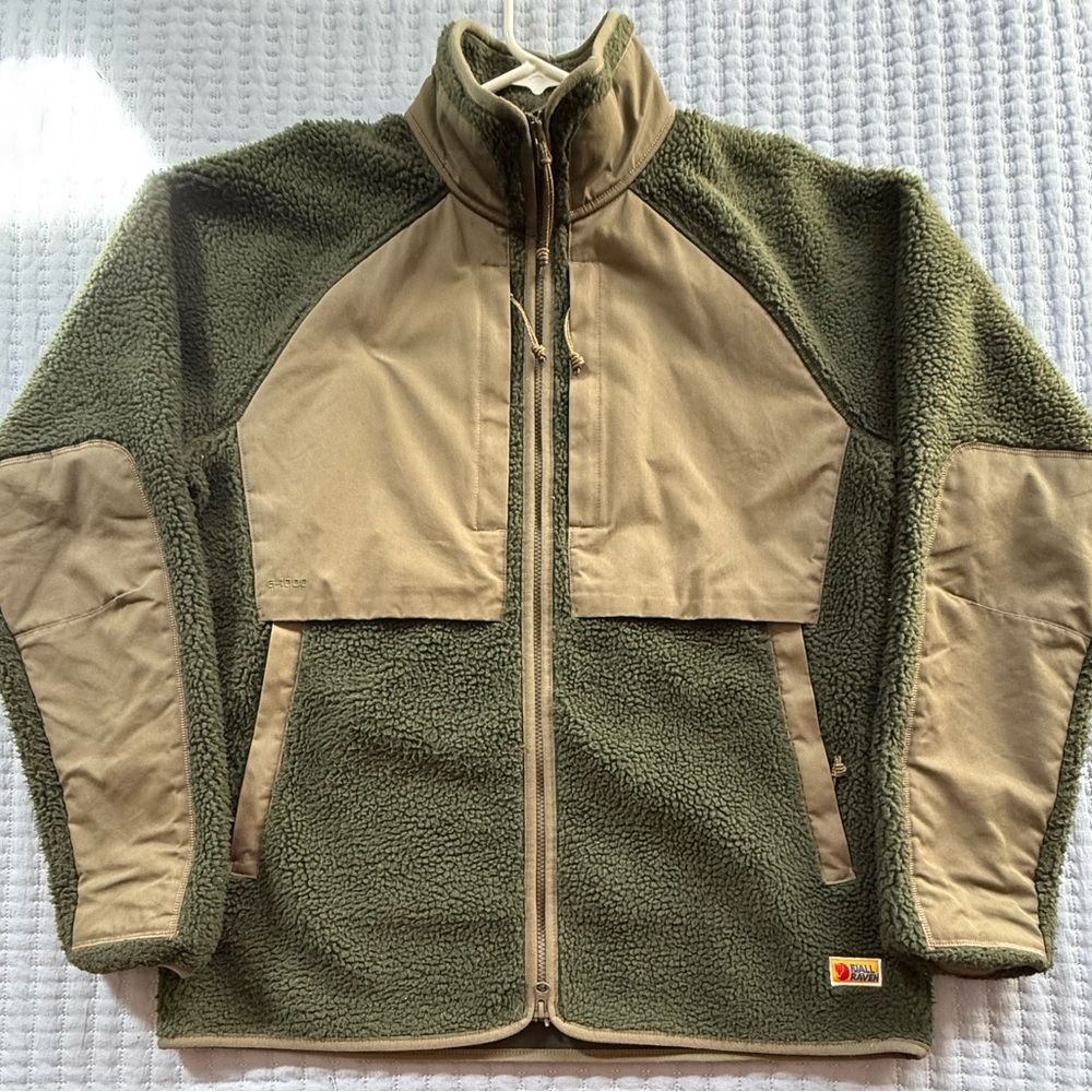FJALLRAVEN VARDAG PILE JACKET (XL)
